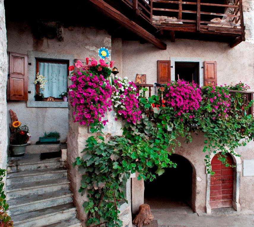 Albergo Sayonara Comano Terme Exterior photo