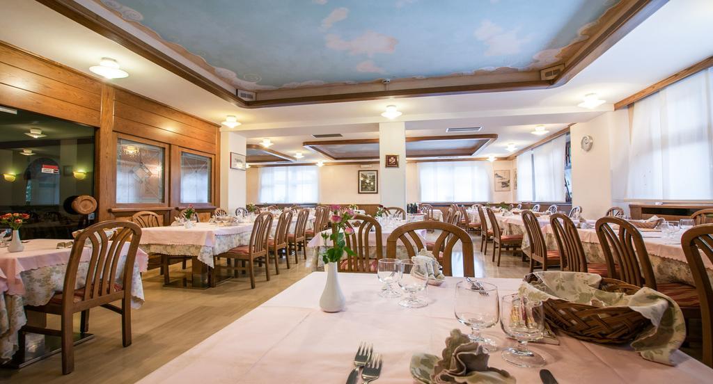 Albergo Sayonara Comano Terme Exterior photo