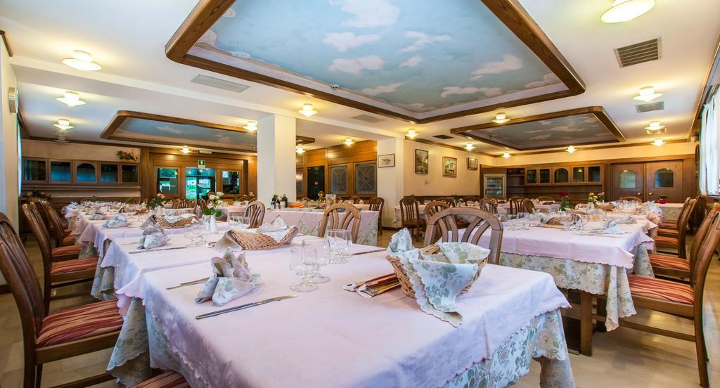 Albergo Sayonara Comano Terme Exterior photo