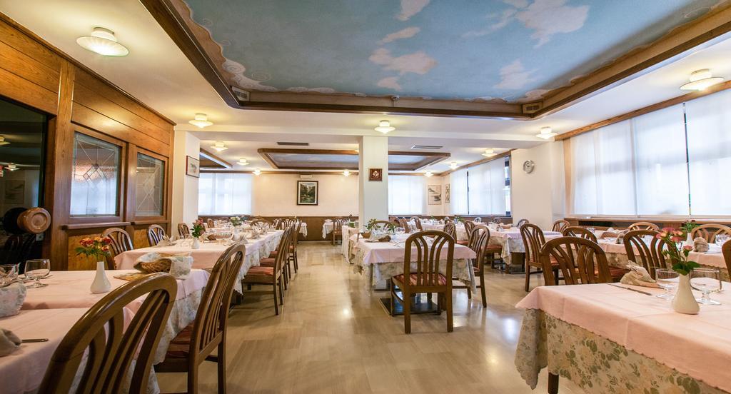 Albergo Sayonara Comano Terme Exterior photo