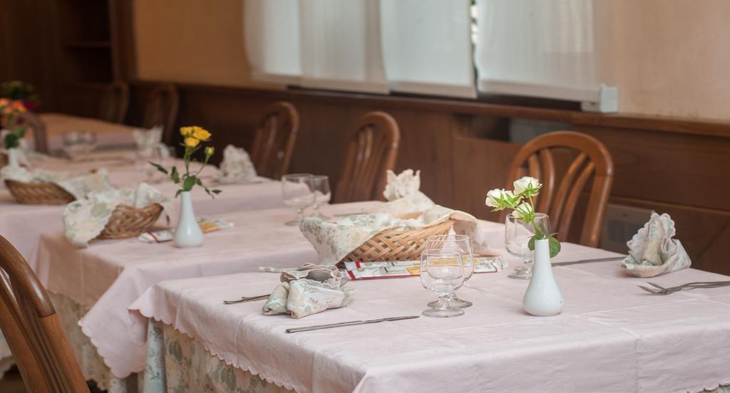 Albergo Sayonara Comano Terme Exterior photo