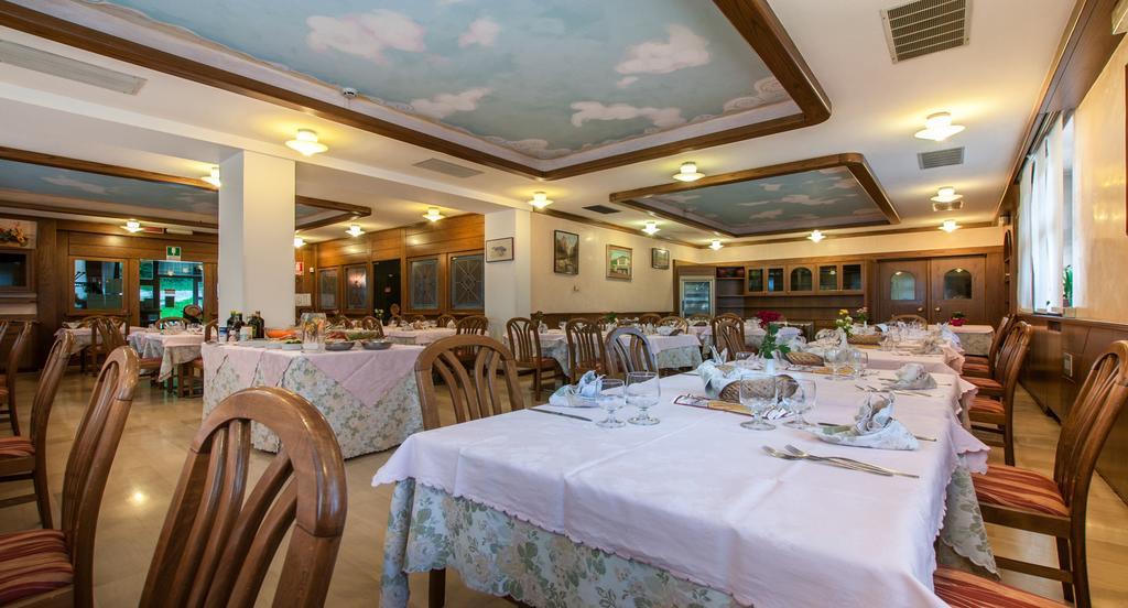 Albergo Sayonara Comano Terme Exterior photo