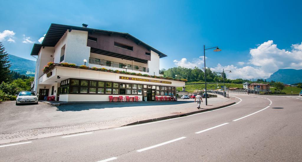 Albergo Sayonara Comano Terme Exterior photo